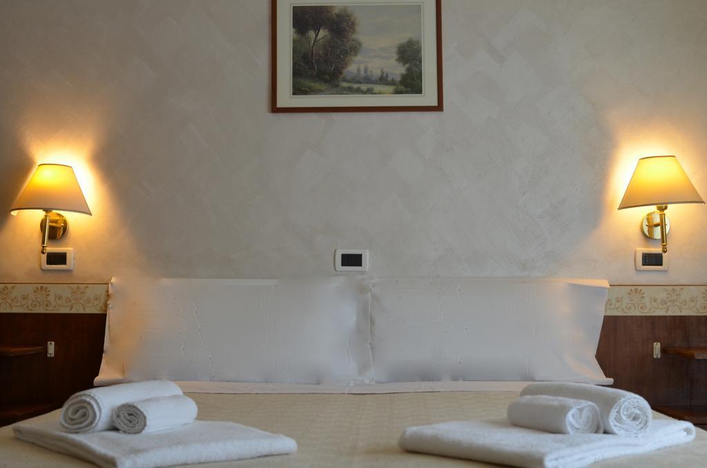 Hotel Rosa Serenella Bardonecchia Zimmer foto